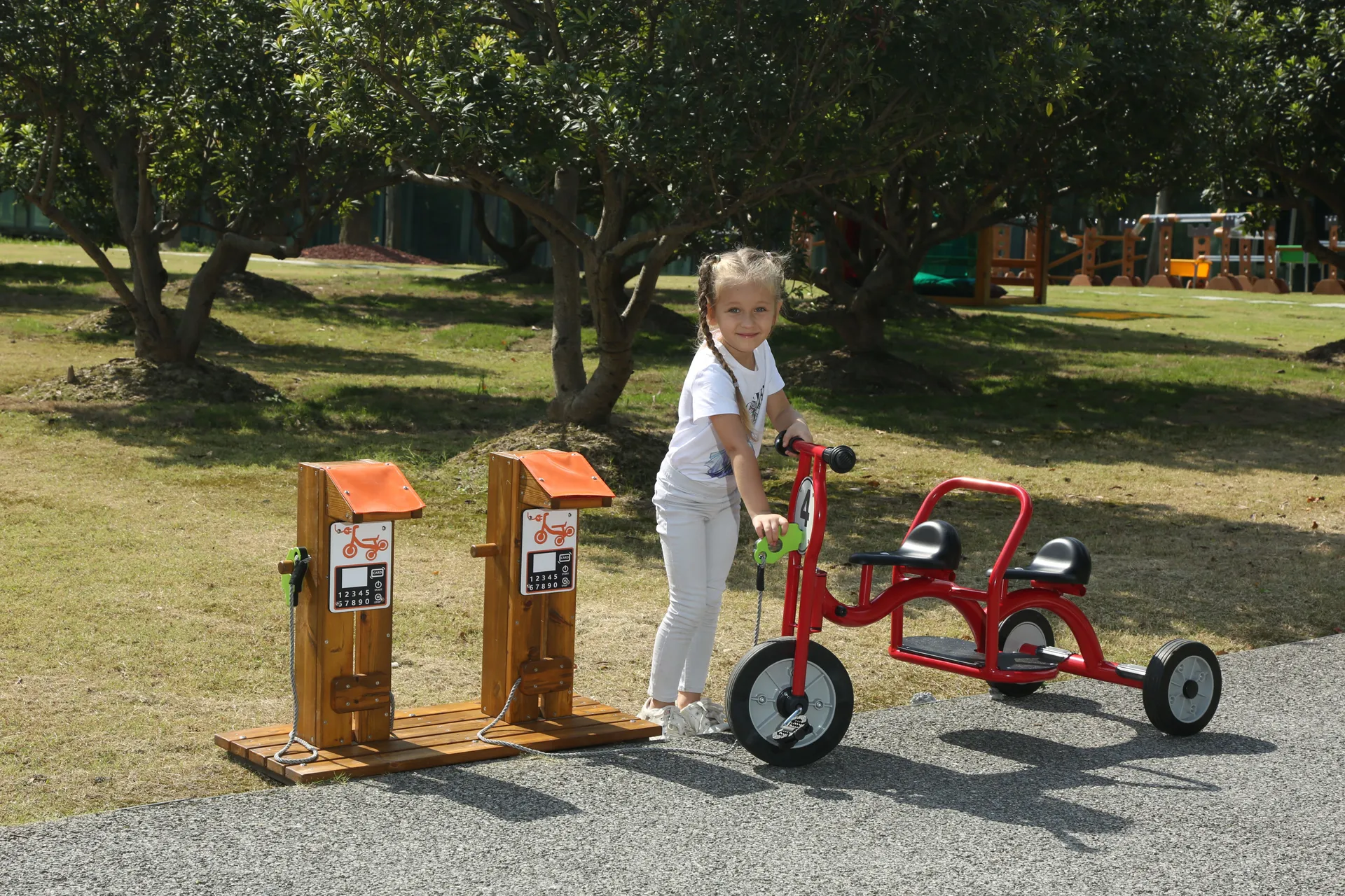 Tankstelle aus Holz