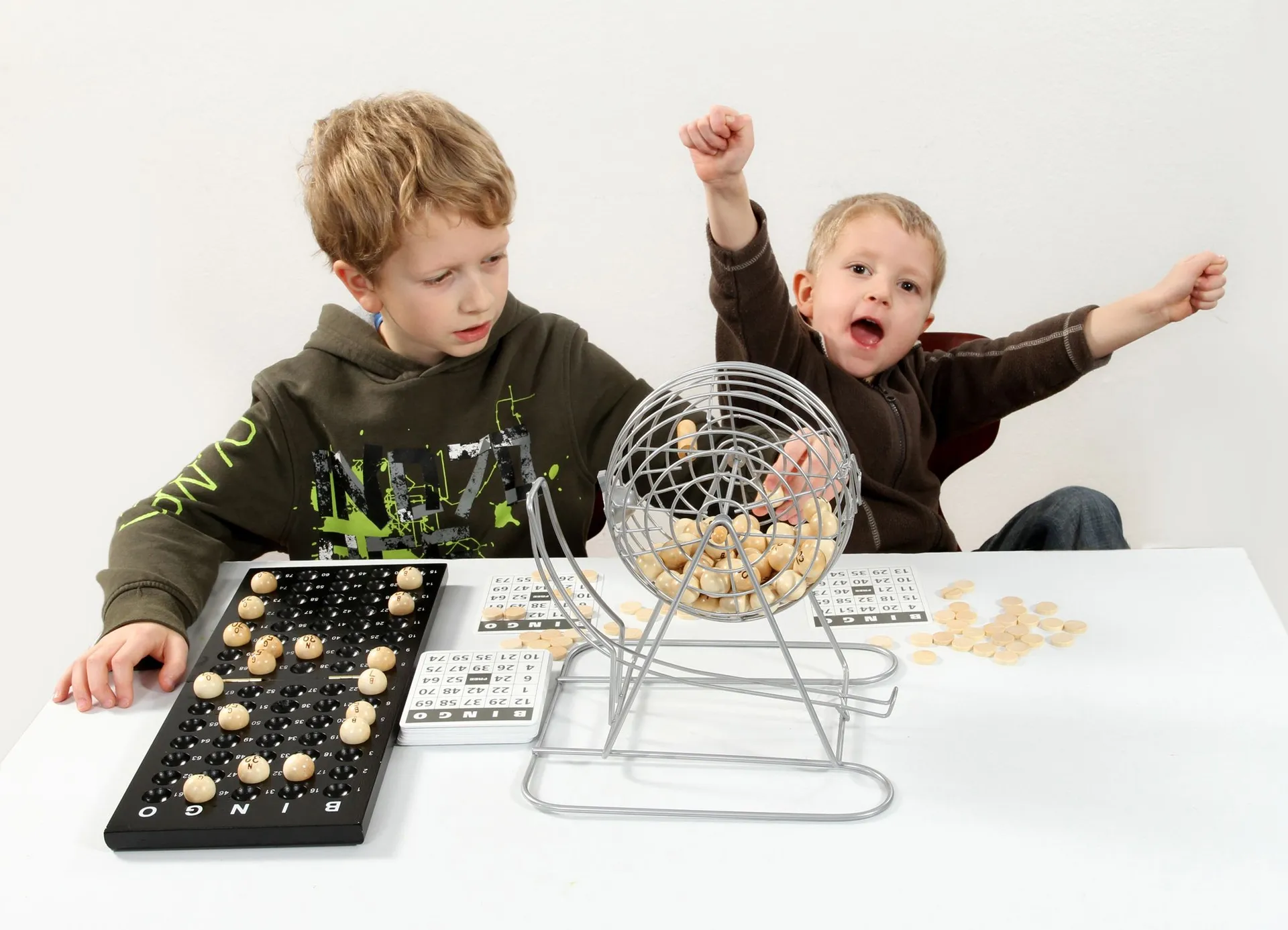 Bingo Spiel Klassisch – Lotto Spiel für Kinder & Erwachsene, Gesellschaftsspiel