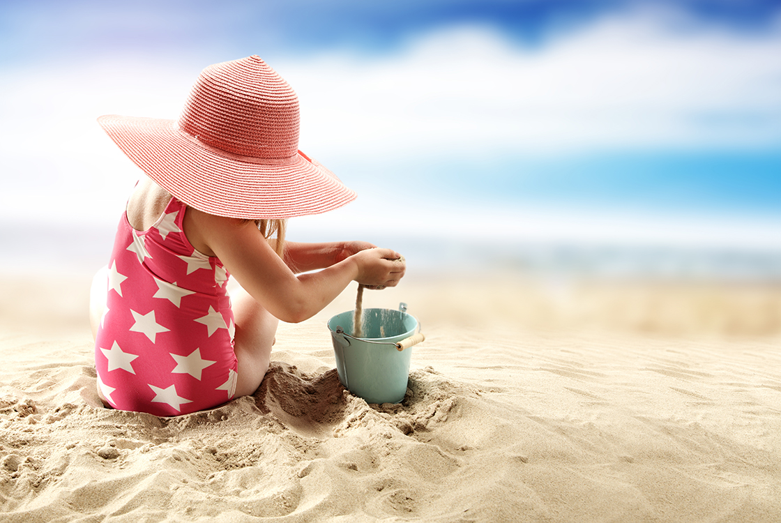 Aktion Sommer Mädchen am Strand