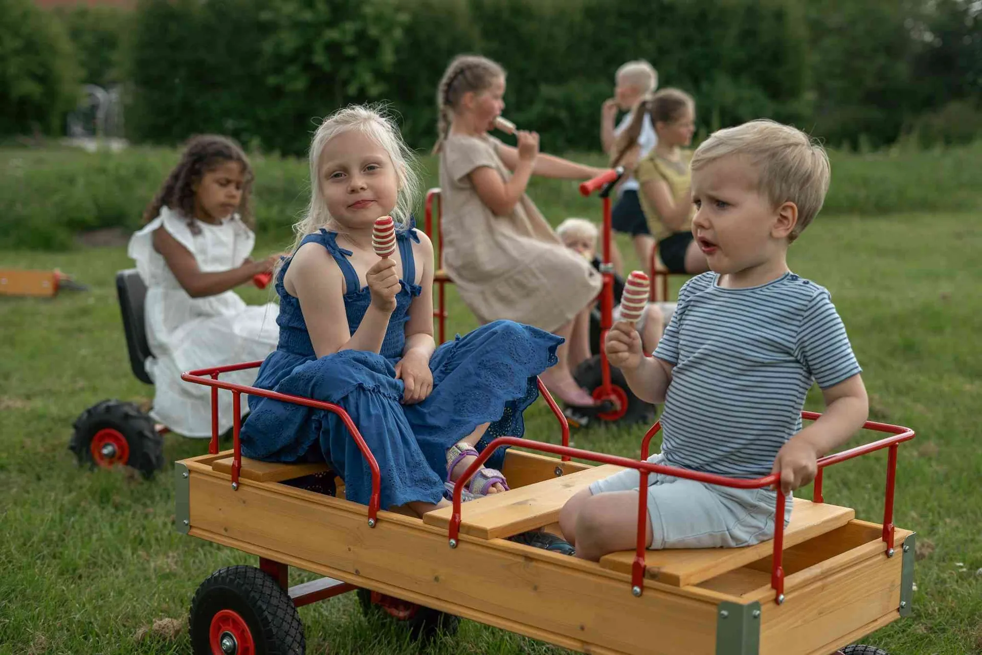 Rose | Bollerwagen XL mit Ballonreifen | 3 Sitzplätze 